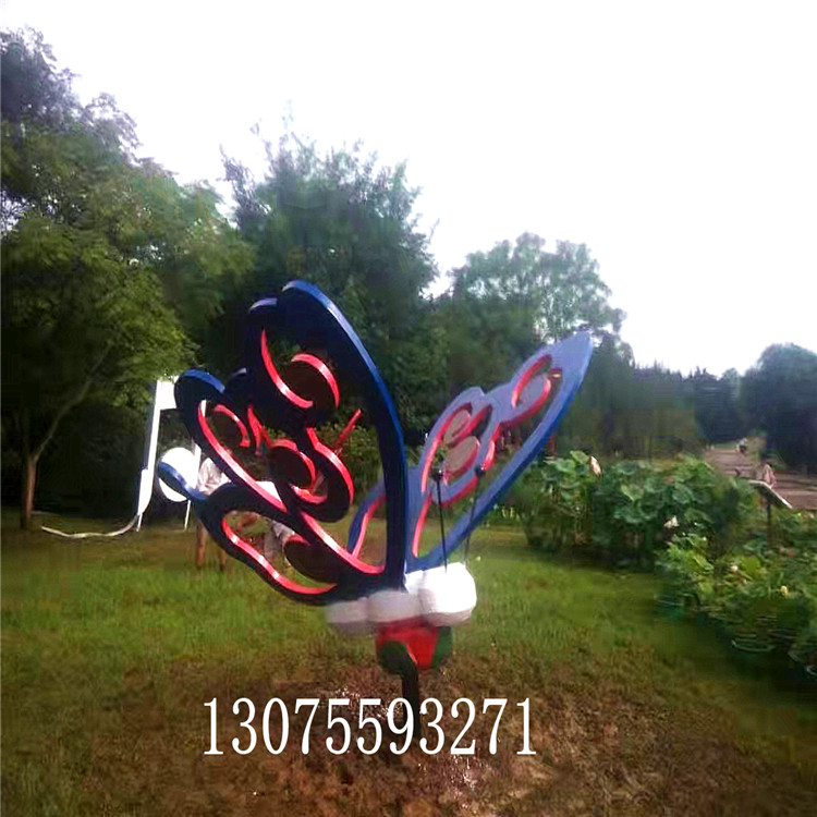 徐州玻璃鋼雕塑廠：制作時，一定要重視鑄銅雕塑的細節(jié)