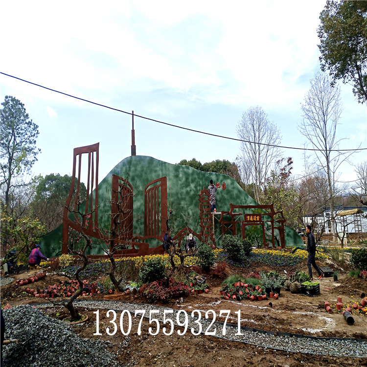 徐州玻璃鋼雕塑廠:玻璃鋼人物雕塑通常使用哪些類型的模具?